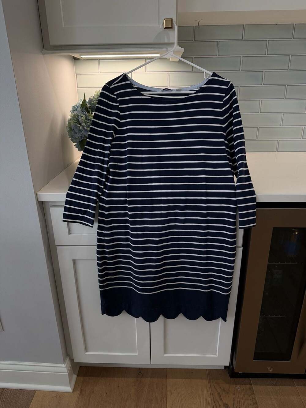 Vineyard Vines Striped Scalloped Hem Dress, timeless style Size M - Picture 2 of 4